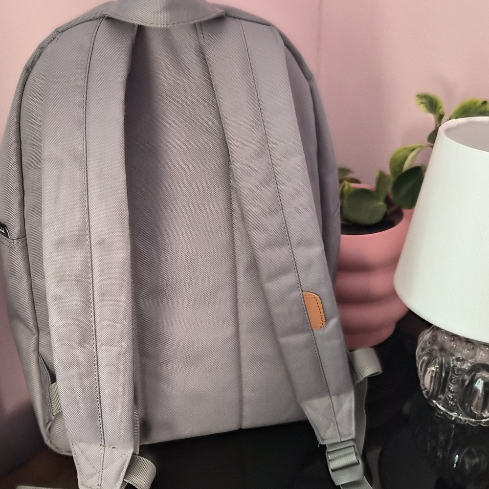 Herschel Backpack - Picture 2 of 5